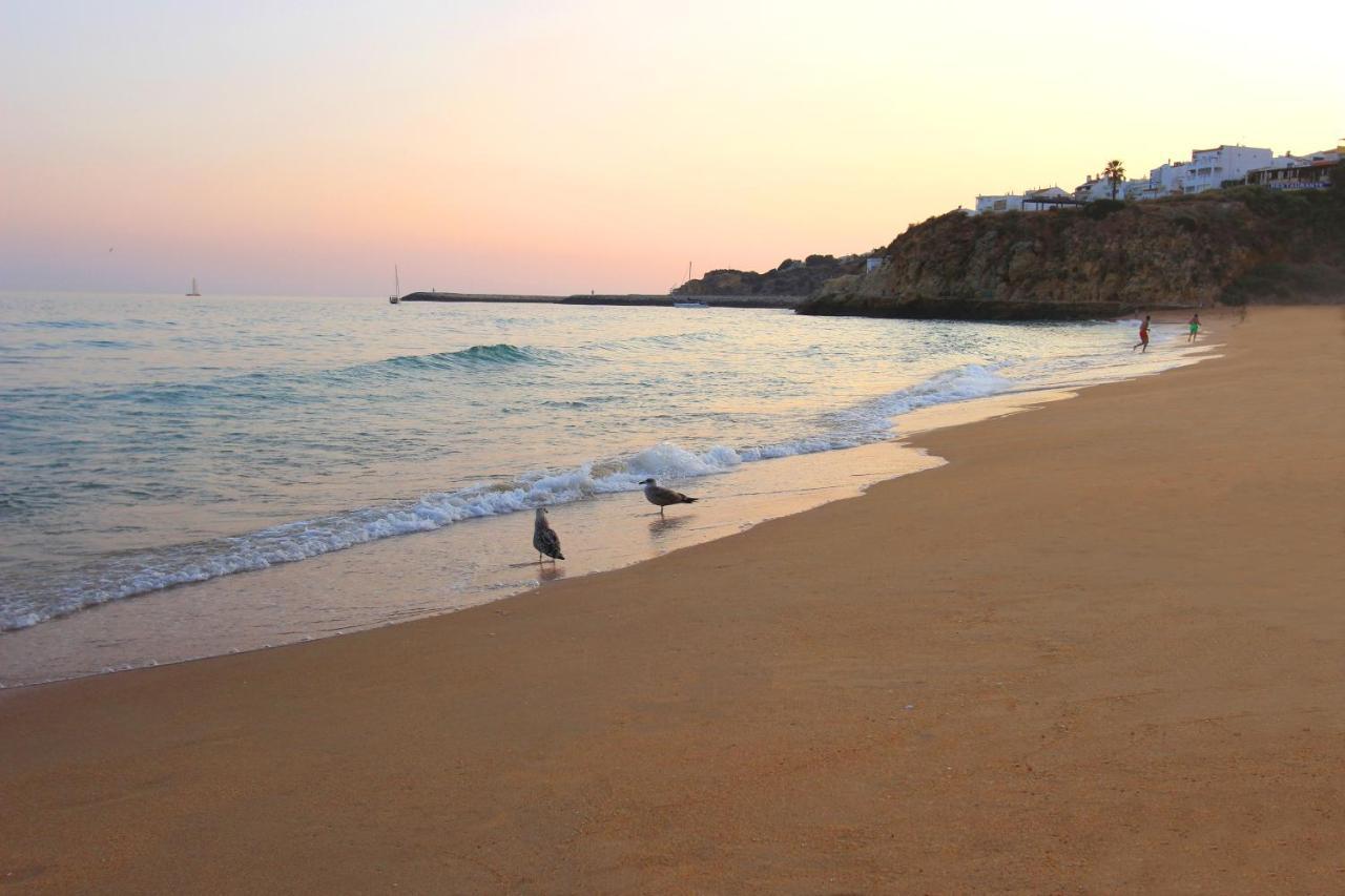 Warm Yellow Αλμπουφέιρα Εξωτερικό φωτογραφία